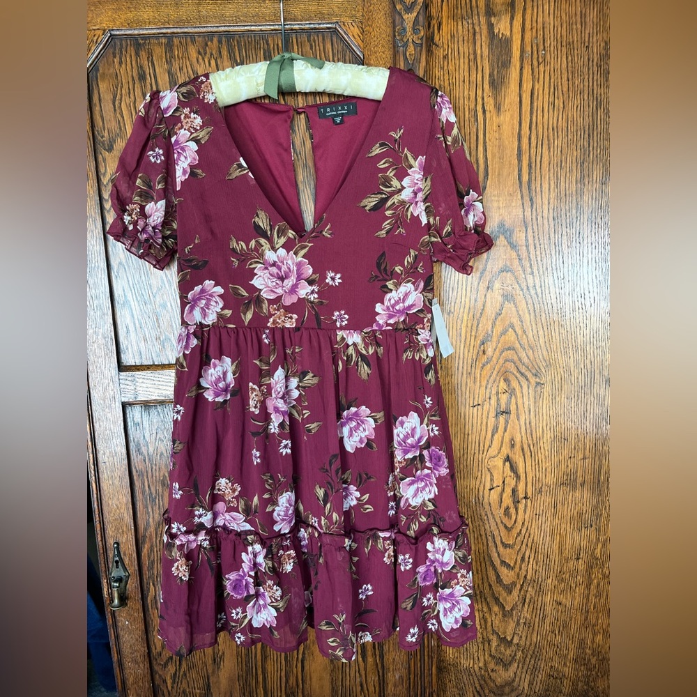 Trixxi burgundy short sleeve dress NWT medium